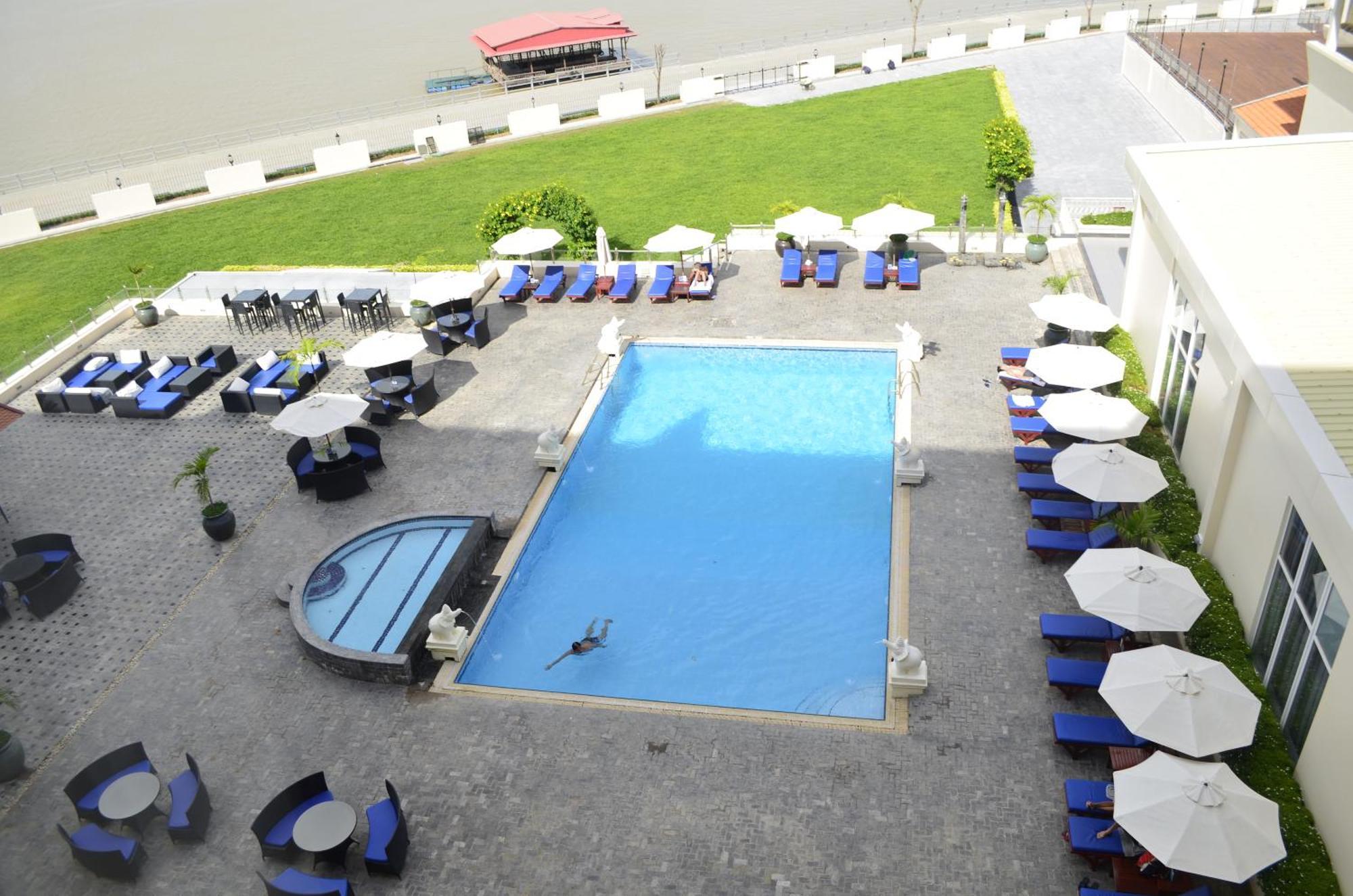 Hotel Cambodiana Phnom Penh Exterior photo